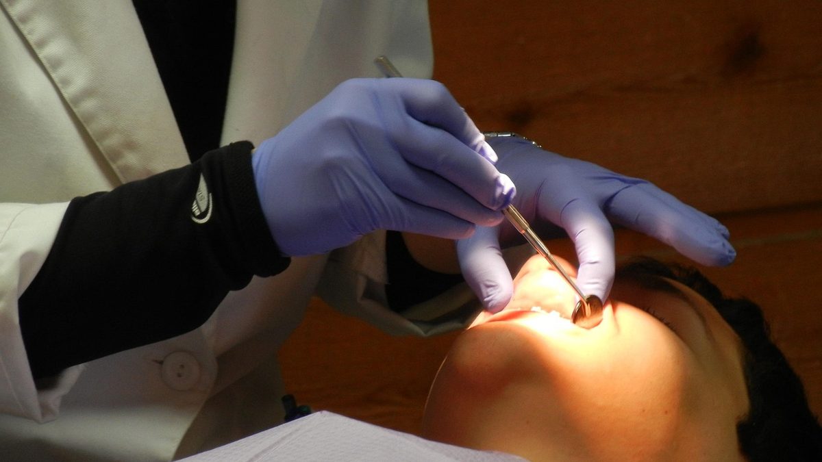 Consulta odontológica sobre dente sensível em São Bernardo do Campo